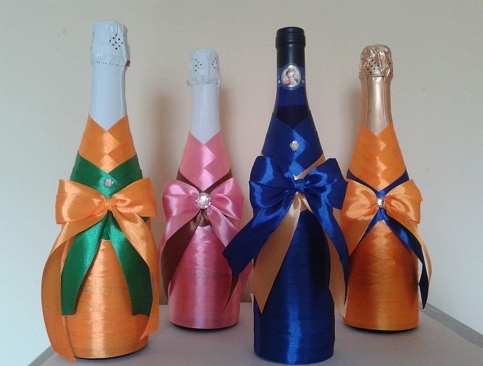 Båndflaskeindretning