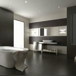 Baño moderno con azulejos oscuros