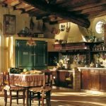 Una mesa en el medio de la habitación.