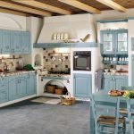 Cocina con muebles azules