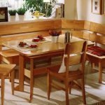 Esquina de madera en la cocina