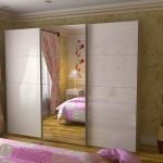 Elegante armario para el dormitorio.