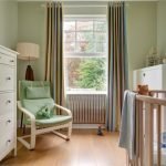 Cortinas para una pequeña ventana.