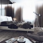 Mesa negra junto a la cama