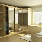 Mueble espejo en el dormitorio