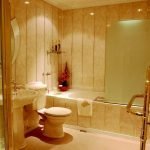 Bañera con pantalla protectora