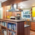 Muebles de cocina con fachada de madera.