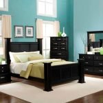 Muebles oscuros en el dormitorio