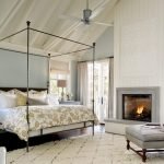 Dormitorio con chimenea