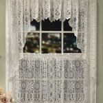 Cortinas vintage en la ventana