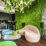 Muebles oscuros en la cocina
