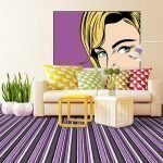 Alfombra a rayas en la habitación