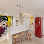 Refrigerador rojo en un interior blanco