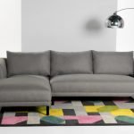 Habitación de estilo minimalista.