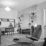 Diseño de sala de estilo años 70