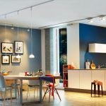 Cocina combinada con comedor.
