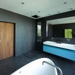 Minimalismo en el interior del baño.
