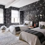 Papel tapiz oscuro para habitación infantil