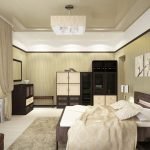 Espejo sobre la cómoda en el dormitorio.