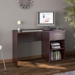 Reloj sobre la mesa