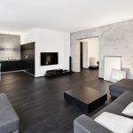 Muebles oscuros en la cocina