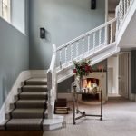 Chimenea debajo de las escaleras