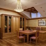 Muebles de madera para locales de oficina.