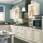 Muebles de cocina con horno integrado.