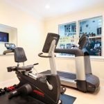 Sala de fitness en el apartamento
