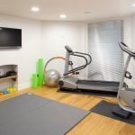 Decoración moderna de mini gimnasio
