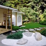 Jardín de rocas en el sitio