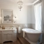 Baño junto a la ventana