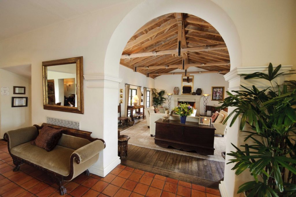 Gran arco en el interior.
