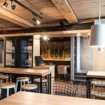 Techo de madera en un cafe