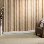 Papel pintado a rayas beige