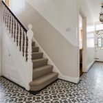 Hall de entrada en una cabaña privada