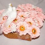 Palomas en flores