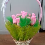 Rosas en una canasta