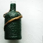 Serpiente alrededor de la botella