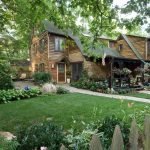 Casa de madera en una parcela