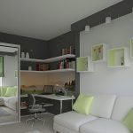 Habitación con armario con espejo.