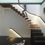 Iluminación para escaleras en la casa.