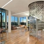 Escalera de diseño en una casa privada