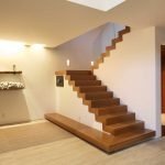 Escalera sin barandilla