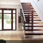 Escalera en el vestíbulo