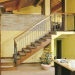Diseño de sala con escaleras