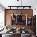 Muebles de cocina con fachada de madera.