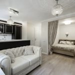 Muebles negros en la cocina.