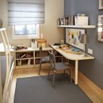 Lámpara sobre la mesa