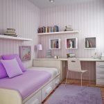 Estantes sobre la mesa